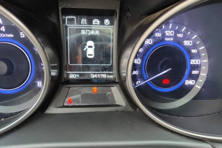 Used CHANGAN Eado 2016 1.6L Manual Fashion Edition Odometer Close Up