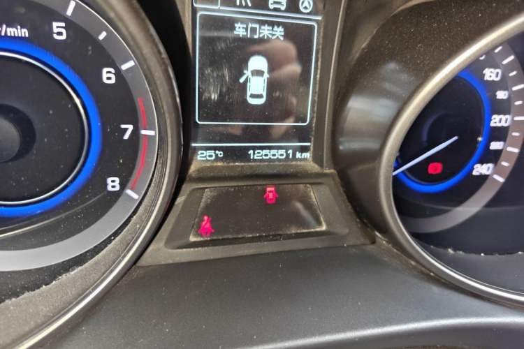 Used CHANGAN Eado 2016 1.6L Manual Fashion Edition Odometer Close Up