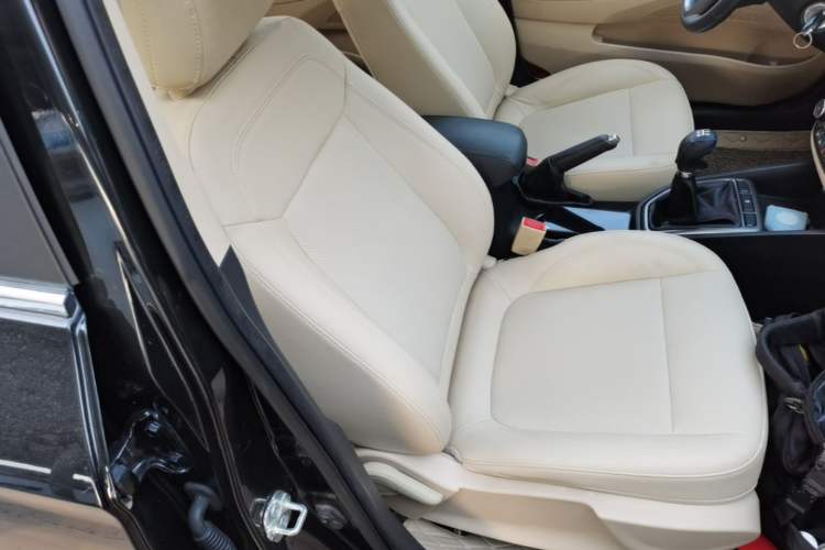 Used CHANGAN Eado 2016 1.6L Manual Fashion Edition Right Front Seat