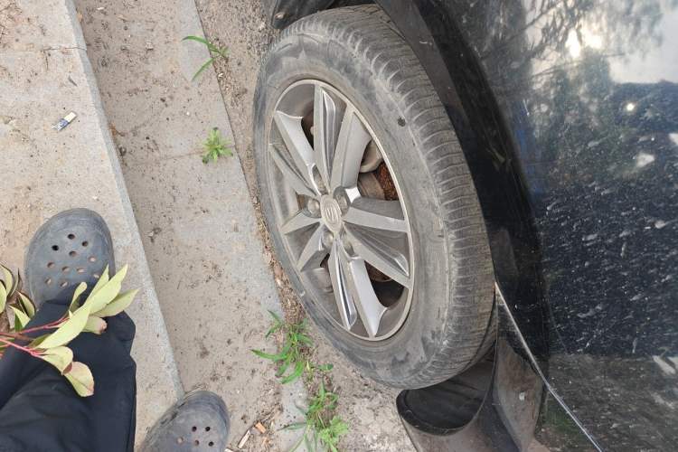 Used CHANGAN Eado 2016 1.6L Manual Fashion Edition Right Front Wheel Hub