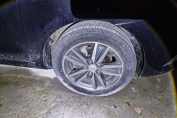 Used CHANGAN Eado 2016 1.6L Manual Fashion Edition Right Front Wheel Hub