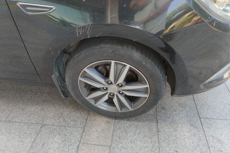 Used CHANGAN Eado 2016 1.6L Manual Fashion Edition Right Front Wheel Hub