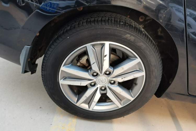Used CHANGAN Eado 2016 1.6L Manual Fashion Edition Right Rear Wheel Hub