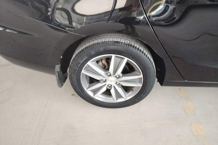Used CHANGAN Eado 2016 1.6L Manual Fashion Edition Right Rear Wheel Hub