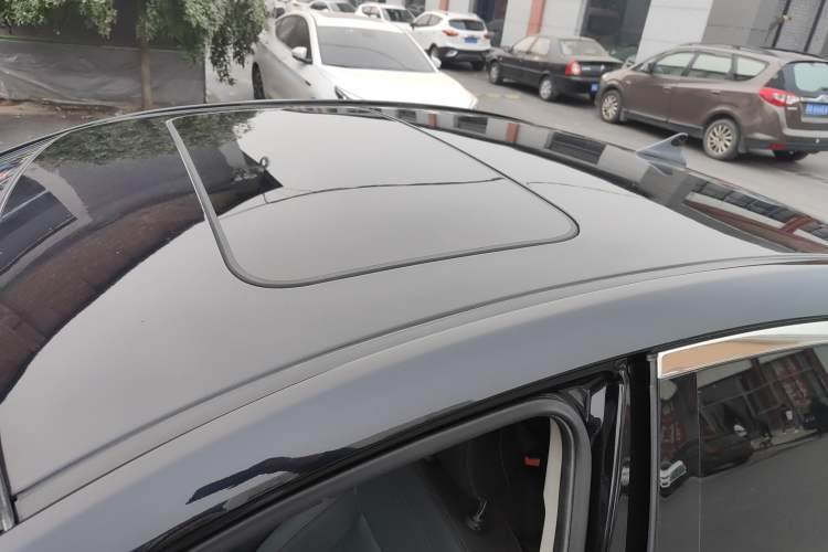 Used CHANGAN Eado 2016 1.6L Manual Fashion Edition Roof