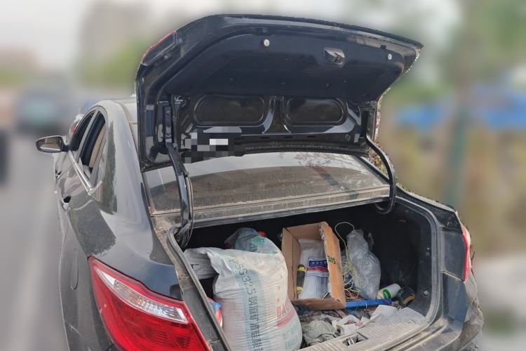 Used CHANGAN Eado 2016 1.6L Manual Fashion Edition Trunk