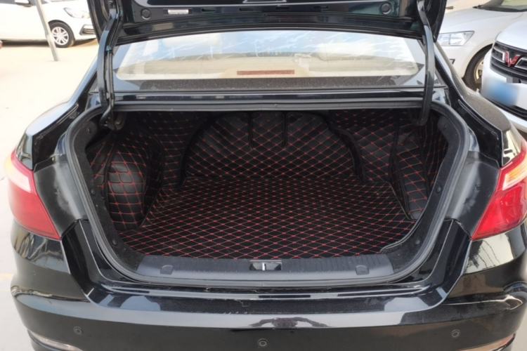 Used CHANGAN Eado 2016 1.6L Manual Fashion Edition Trunk