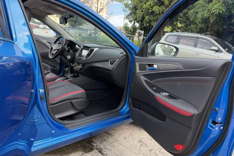 Used CHANGAN Eado 2016 1.6L Automatic Junku Model Interior 4