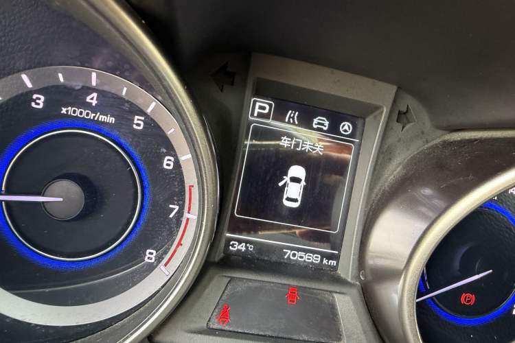 Used CHANGAN Eado 2016 1.6L Automatic Junku Model Odometer Close Up