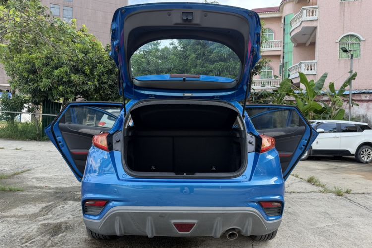 Used CHANGAN Eado 2016 1.6L Automatic Junku Model Trunk