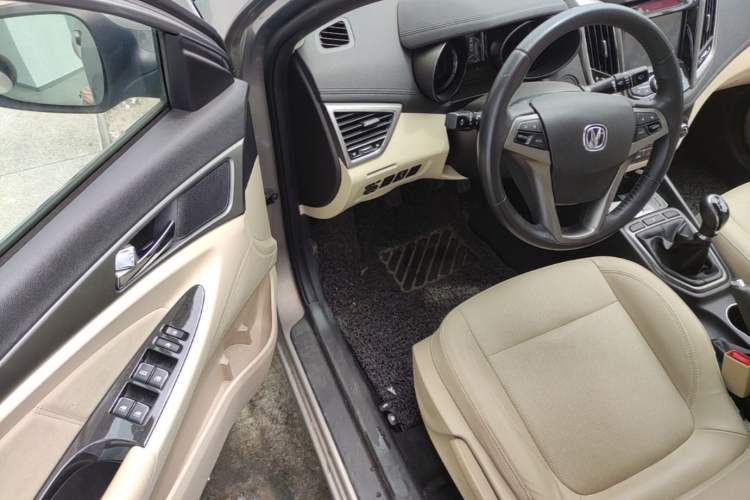 Used CHANGAN Eado 2016 1.6L Manual Fashion Edition Driver Seat