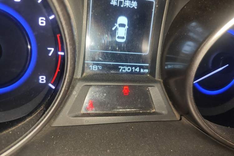 Used CHANGAN Eado 2016 1.6L Manual Fashion Edition Odometer Close Up