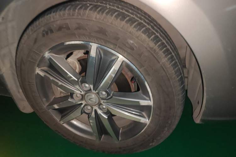 Used CHANGAN Eado 2016 1.6L Manual Fashion Edition Right Front Wheel Hub