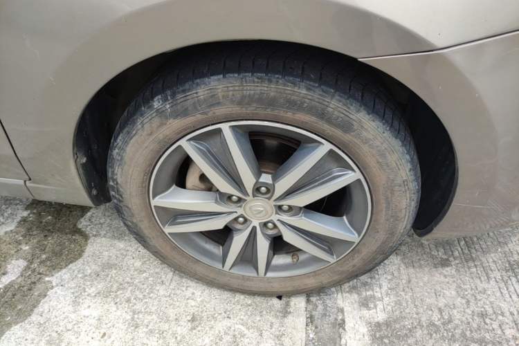 Used CHANGAN Eado 2016 1.6L Manual Fashion Edition Right Front Wheel Hub