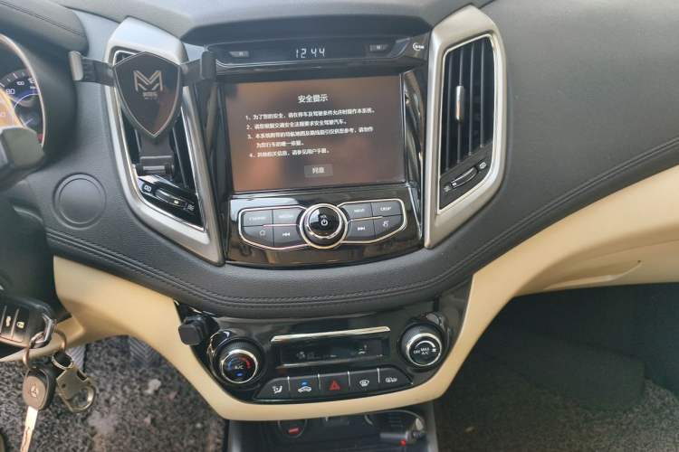 Used CHANGAN Eado 2016 1.6L Manual Fashion Edition Audio And AC Panel