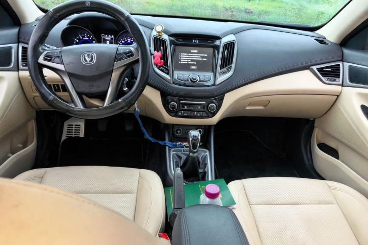 Used CHANGAN Eado 2016 1.6L Manual Fashion Edition Center Console