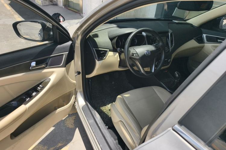 Used CHANGAN Eado 2016 1.6L Manual Fashion Edition Driver Seat