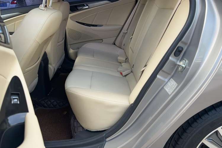 Used CHANGAN Eado 2016 1.6L Automatic Trend Model Interior 1