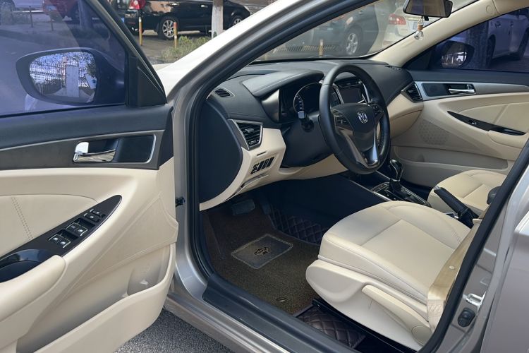 Used CHANGAN Eado 2016 1.6L Automatic Trend Model Interior 2
