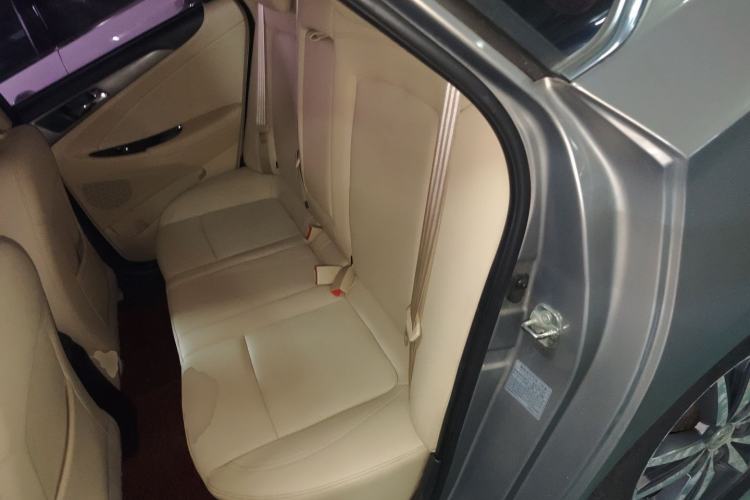 Used CHANGAN Eado 2016 1.6L Automatic Trend Model Interior 4
