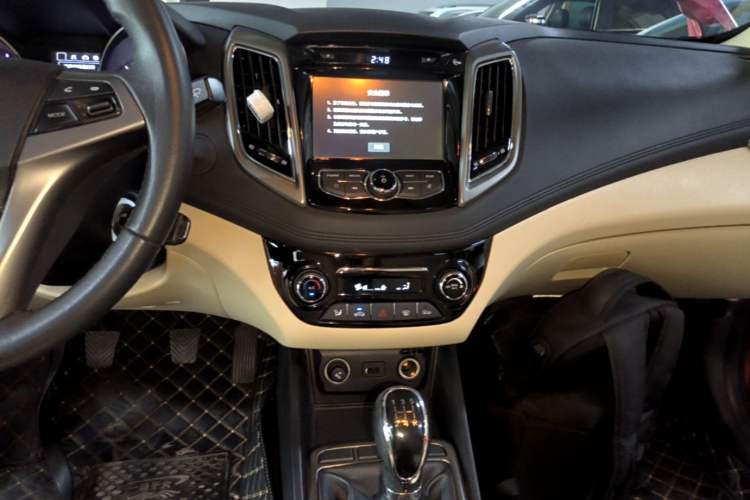 Used CHANGAN Eado 2016 1.6L Manual Fashion Edition Audio And AC Panel