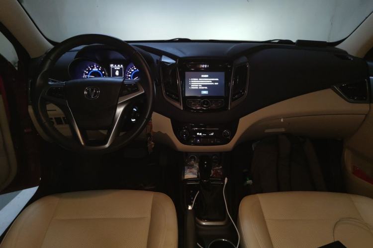 Used CHANGAN Eado 2016 1.6L Automatic Trend Model Center Console
