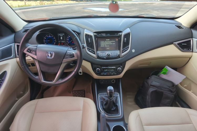 Used CHANGAN Eado 2016 1.6L Manual Fashion Edition Center Console