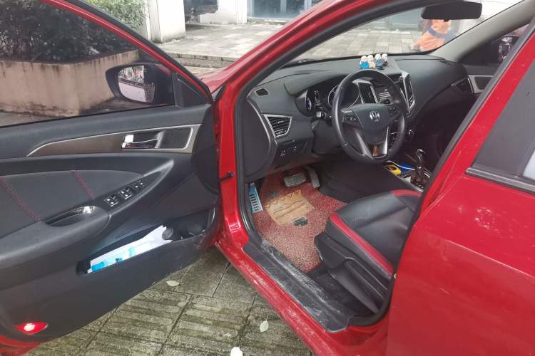 Used CHANGAN Eado 2016 1.6L Automatic Junku Model Driver Seat