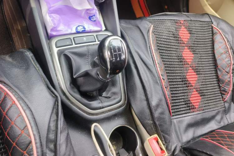 Used CHANGAN Eado 2016 1.6L Manual Fashion Edition Gear Lever