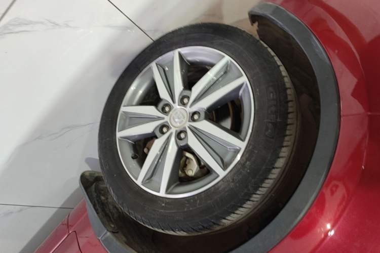 Used CHANGAN Eado 2016 1.6L Manual Junku Model Left Front Wheel Hub