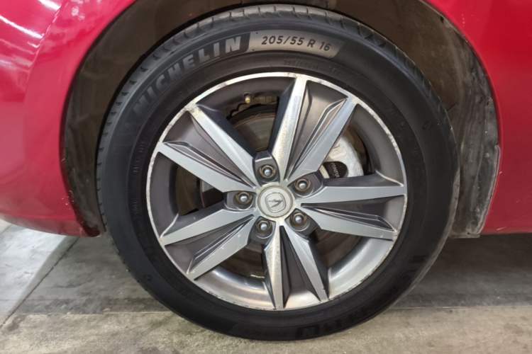 Used CHANGAN Eado 2016 1.6L Automatic Trend Model Left Front Wheel Hub