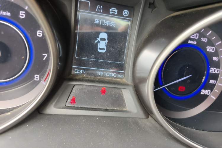 Used CHANGAN Eado 2016 1.6L Manual Fashion Edition Odometer Close Up