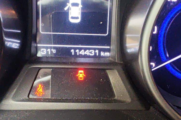 Used CHANGAN Eado 2016 1.6L Manual Junku Model Odometer Close Up