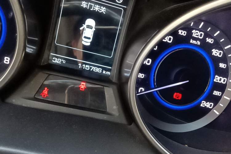 Used CHANGAN Eado 2016 1.6L Manual Junku Model Odometer Close Up