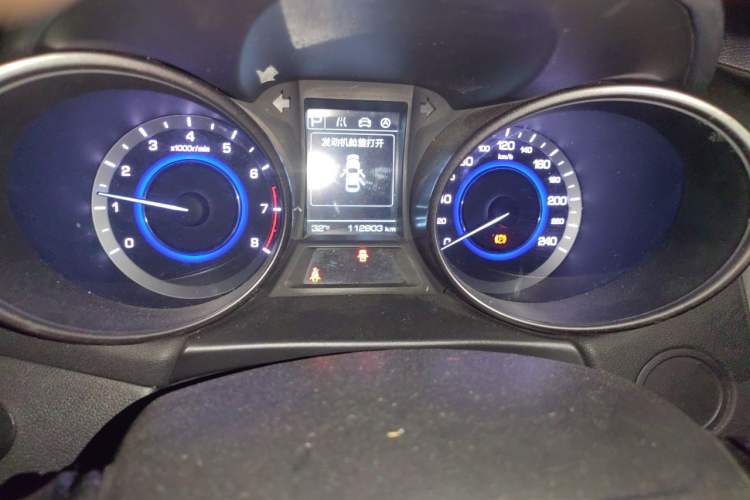 Used CHANGAN Eado 2016 1.6L Automatic Junku Model Odometer Close Up