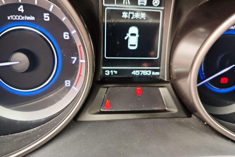 Used CHANGAN Eado 2016 1.6L Manual Junku Model Odometer Close Up
