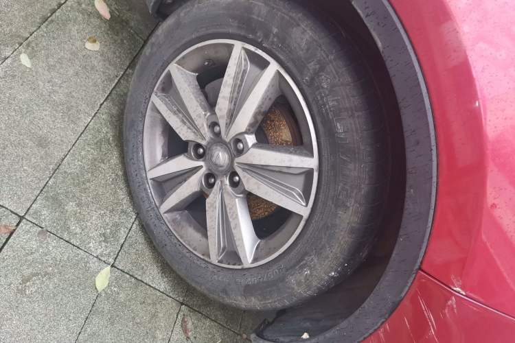 Used CHANGAN Eado 2016 1.6L Automatic Junku Model Right Front Wheel Hub