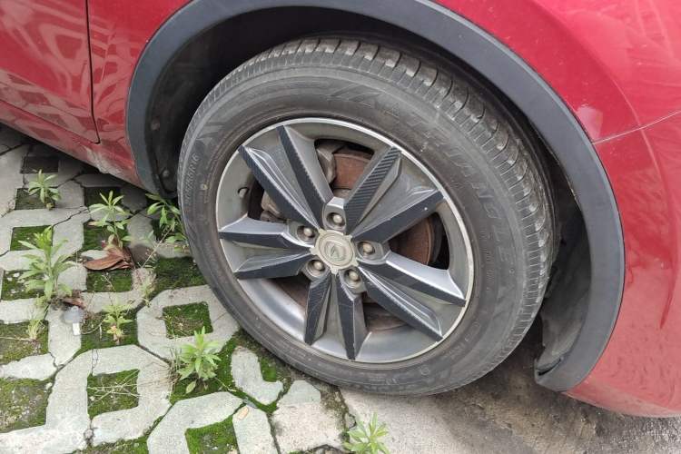 Used CHANGAN Eado 2016 1.6L Manual Junku Model Right Front Wheel Hub