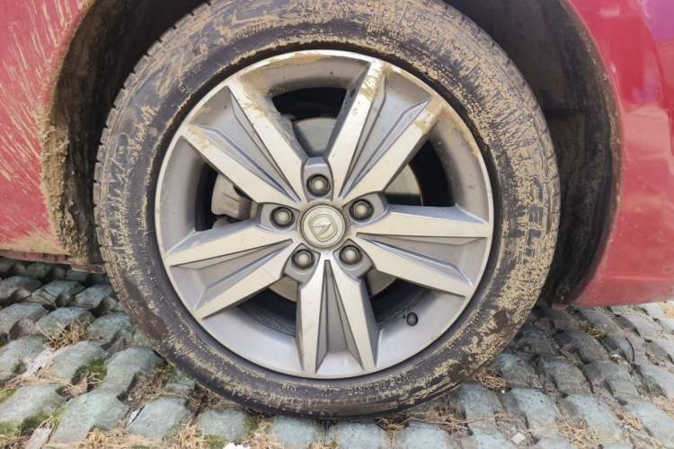 Used CHANGAN Eado 2016 1.6L Manual Fashion Edition Right Front Wheel Hub