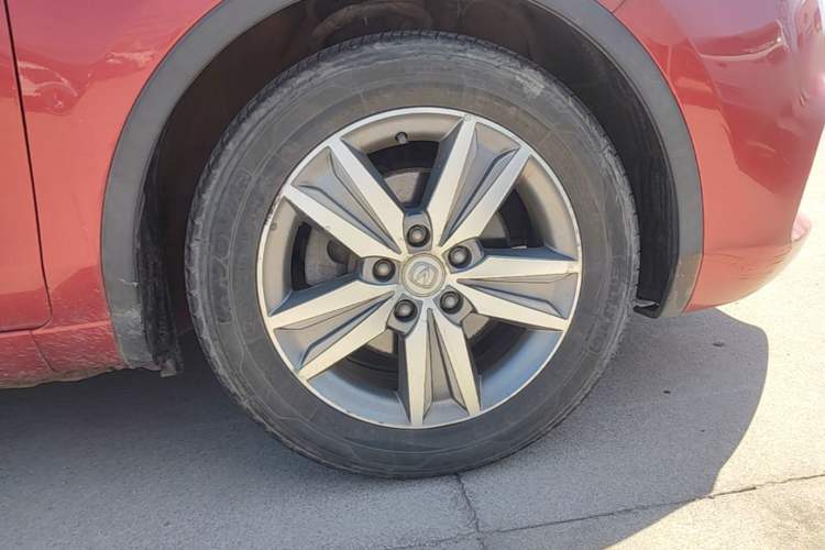 Used CHANGAN Eado 2016 1.6L Manual Junku Model Right Front Wheel Hub