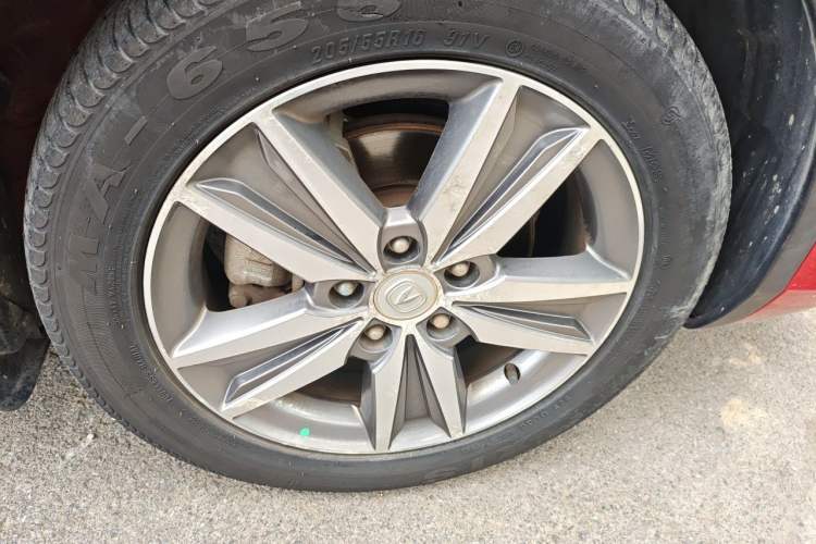 Used CHANGAN Eado 2016 1.6L Manual Junku Model Right Front Wheel Hub