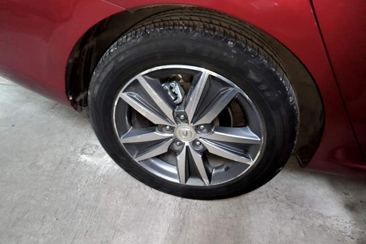 Used CHANGAN Eado 2016 1.6L Manual Fashion Edition Right Rear Wheel Hub
