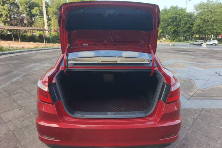 Used CHANGAN Eado 2016 1.6L Manual Fashion Edition Trunk