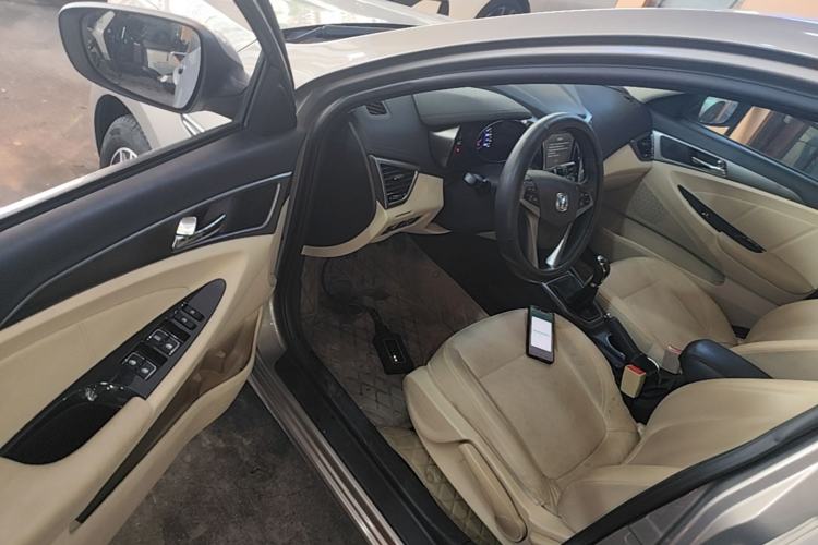 Used CHANGAN Eado 2016 1.6L Manual Fashion Edition Driver Seat