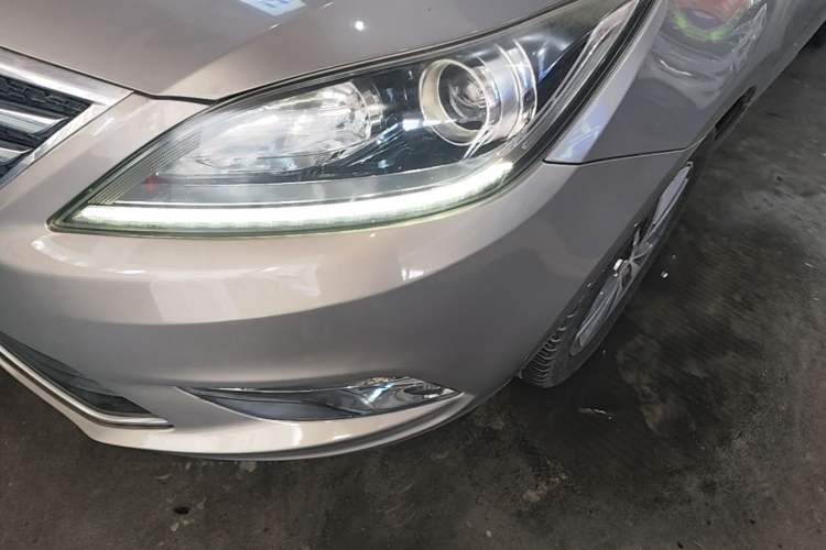 Used CHANGAN Eado 2016 1.6L Manual Fashion Edition Left Front Headlight