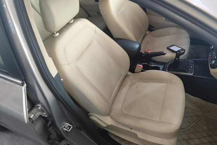 Used CHANGAN Eado 2016 1.6L Manual Fashion Edition Right Front Seat