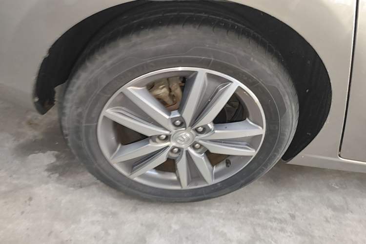 Used CHANGAN Eado 2016 1.6L Manual Fashion Edition Right Rear Wheel Hub