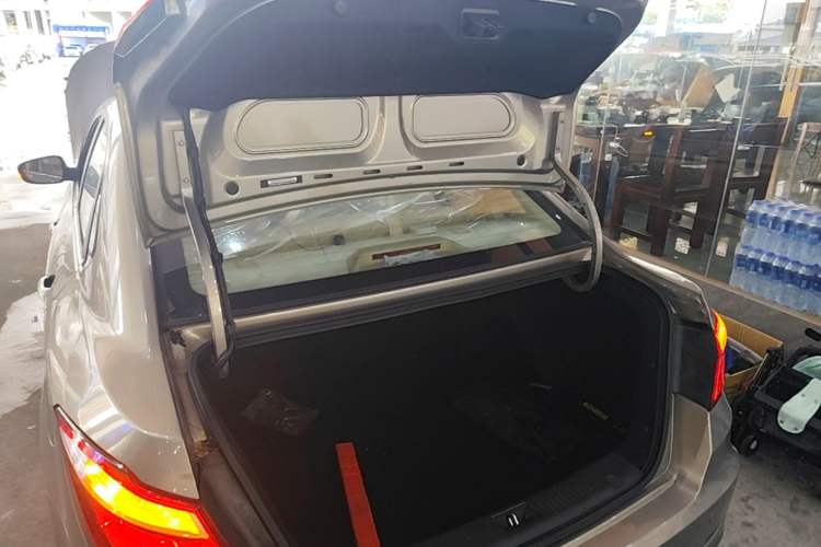 Used CHANGAN Eado 2016 1.6L Manual Fashion Edition Trunk