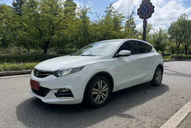 Używany CHANGAN Eado 2016 1.6L Automatic Junku Model
