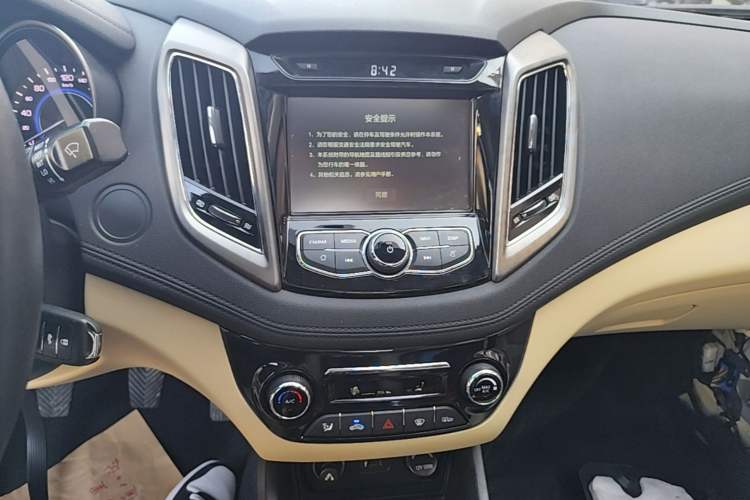 Used CHANGAN Eado 2016 1.6L Manual Fashion Edition Audio And AC Panel